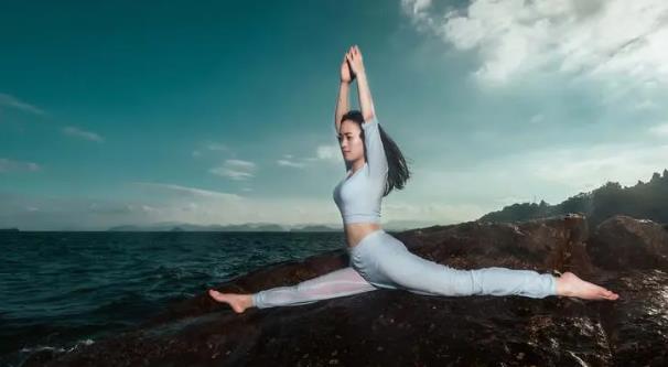瑜伽有什么姿势，十个最简单的站立瑜伽动作