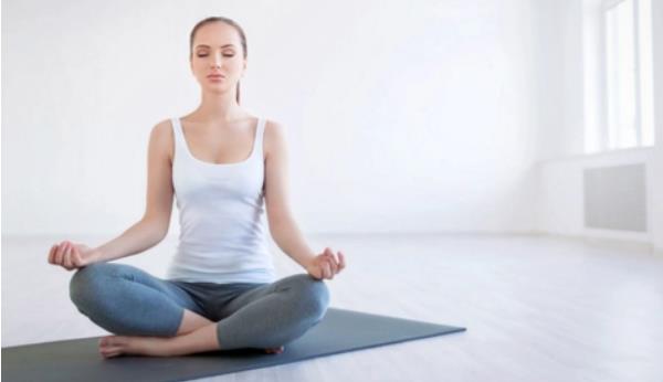 放松腰肌的瑜伽动作，哪个瑜伽动作缓解腰疼