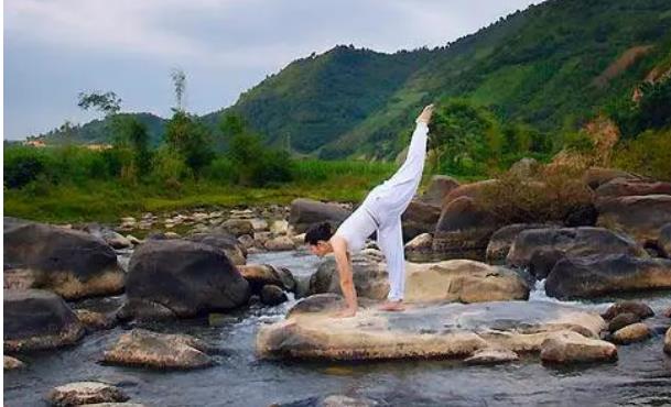 瑜伽培训学校哪里好，国内正规瑜伽教练培训