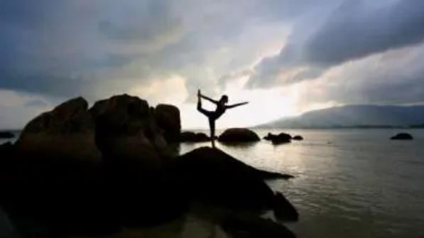 瑜伽动作高难度图片，5个最难的瑜伽姿势