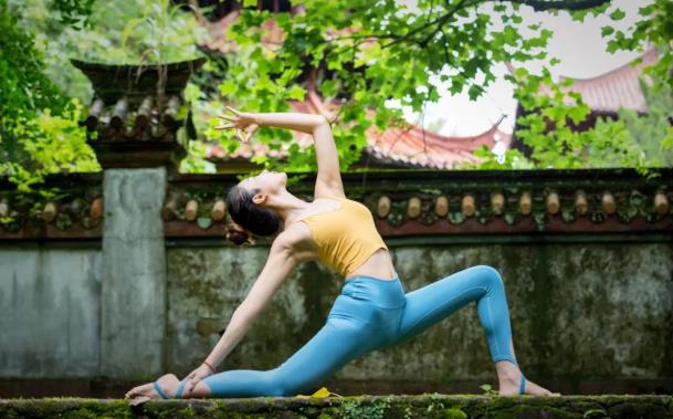 瑜伽紧身裤凹凸，瑜伽裤的起源